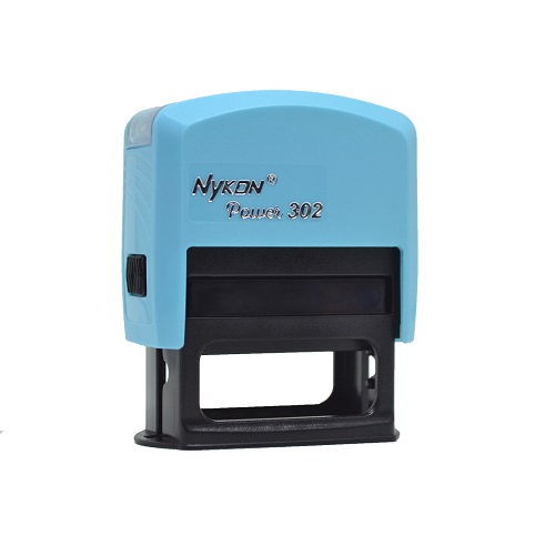Carimbo Automatico Nykon Black Color 302 Azul Claro com Base Preta Placa Texto Retangular 14x38mm