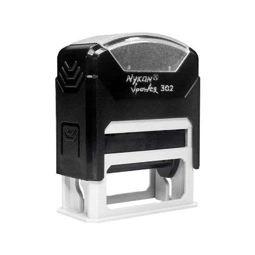 Carimbo Automatico Nykon Vpower 302 Preto com Base Branca Placa Texto Retangular 14x38mm